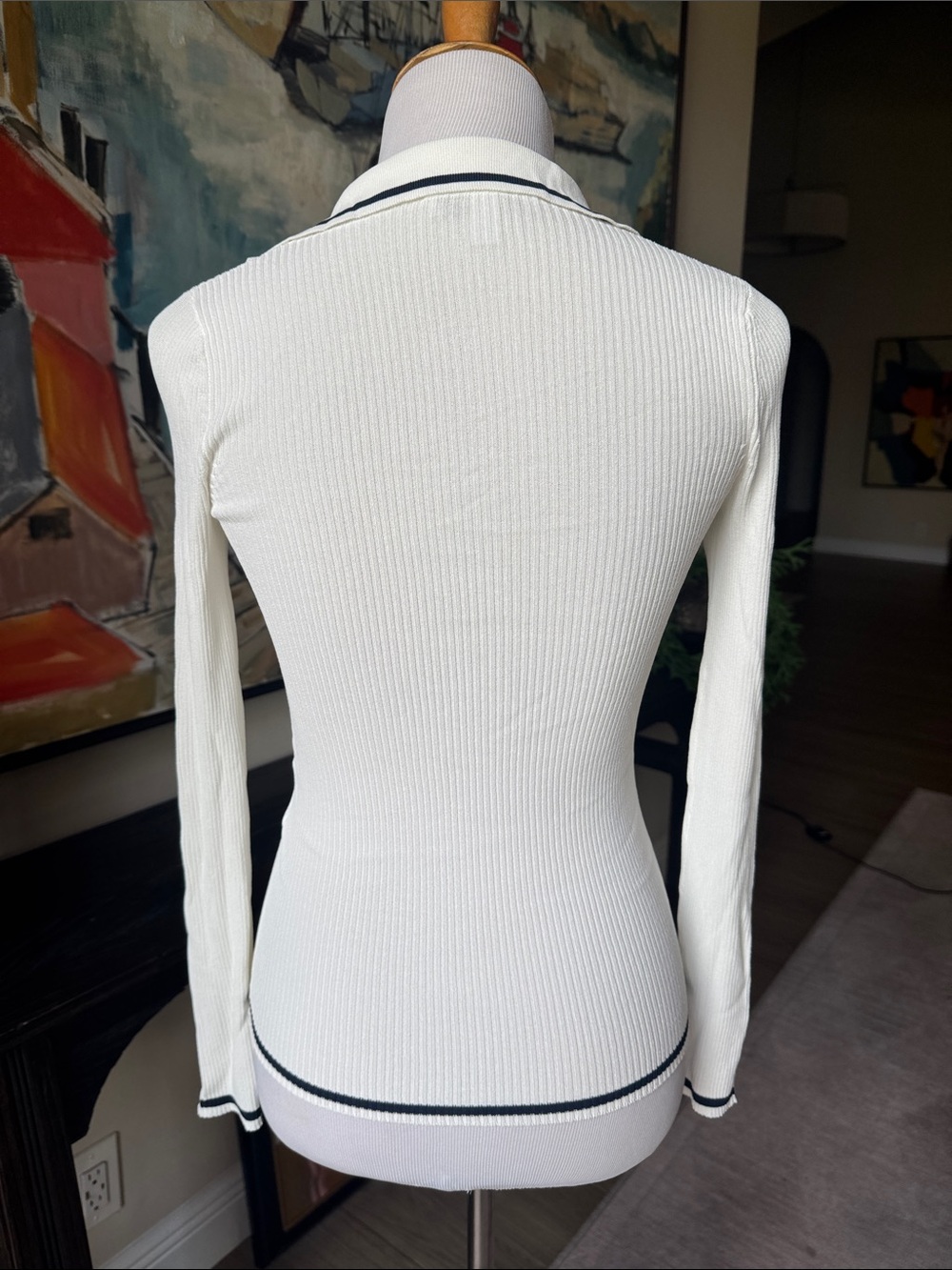MaxMara Cream Ribbed V-Neck Long Sleeve Sweater with Navy Trim - Picture 2 of 5